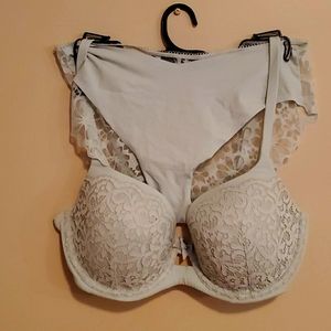 Victoria's Secret Body by Victoria bra and panty set